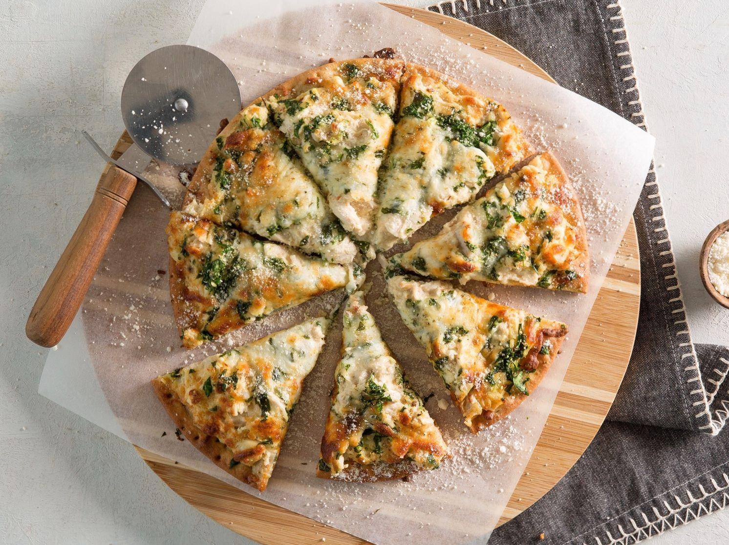 ترفند تهیه پیتزا آلفردو | یک بار هم شده باید خونگیش رو درست کنی که عاشق مزش می‌شی! +ویدئو