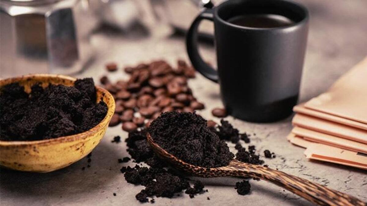 دیگه تفاله قهوه رو دور نریزید! | 10 کاربرد شگفت‌انگیز تفاله قهوه که تا به حال نمی‌دانستید!