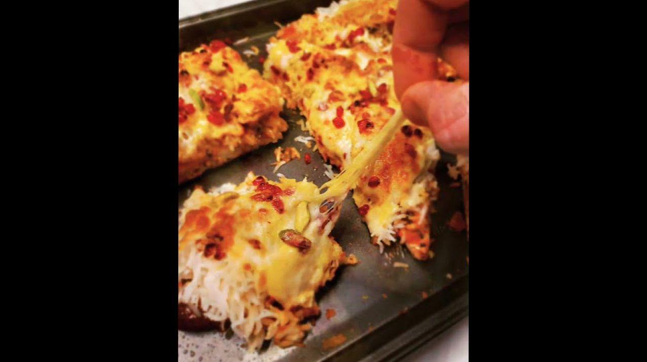 ترفند درست کردن پیتزای زرشک‌پلو با مرغ | متفاوت‌ترین پیتزایی که توی عمرت خوردی+ویدئو