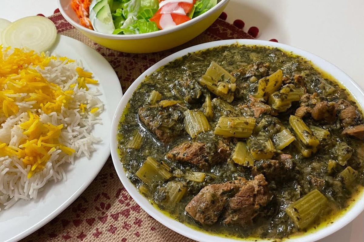 ترفند تهیه خورش کرفس لعاب دار | اگه از خورش کرفس بدت می‌یاد با این ترفند عاشقش می‌شی! +ویدئو